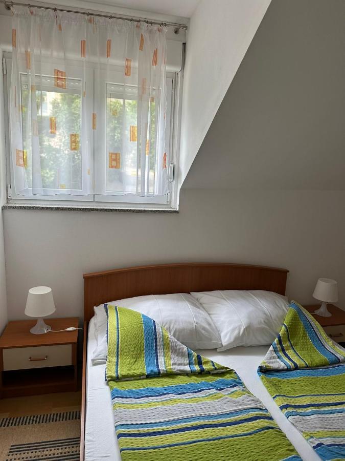Apartmani Karlobag Bagian luar foto