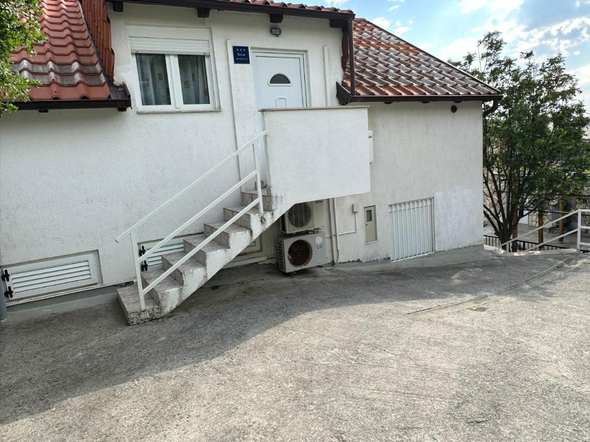 Apartmani Karlobag Bagian luar foto