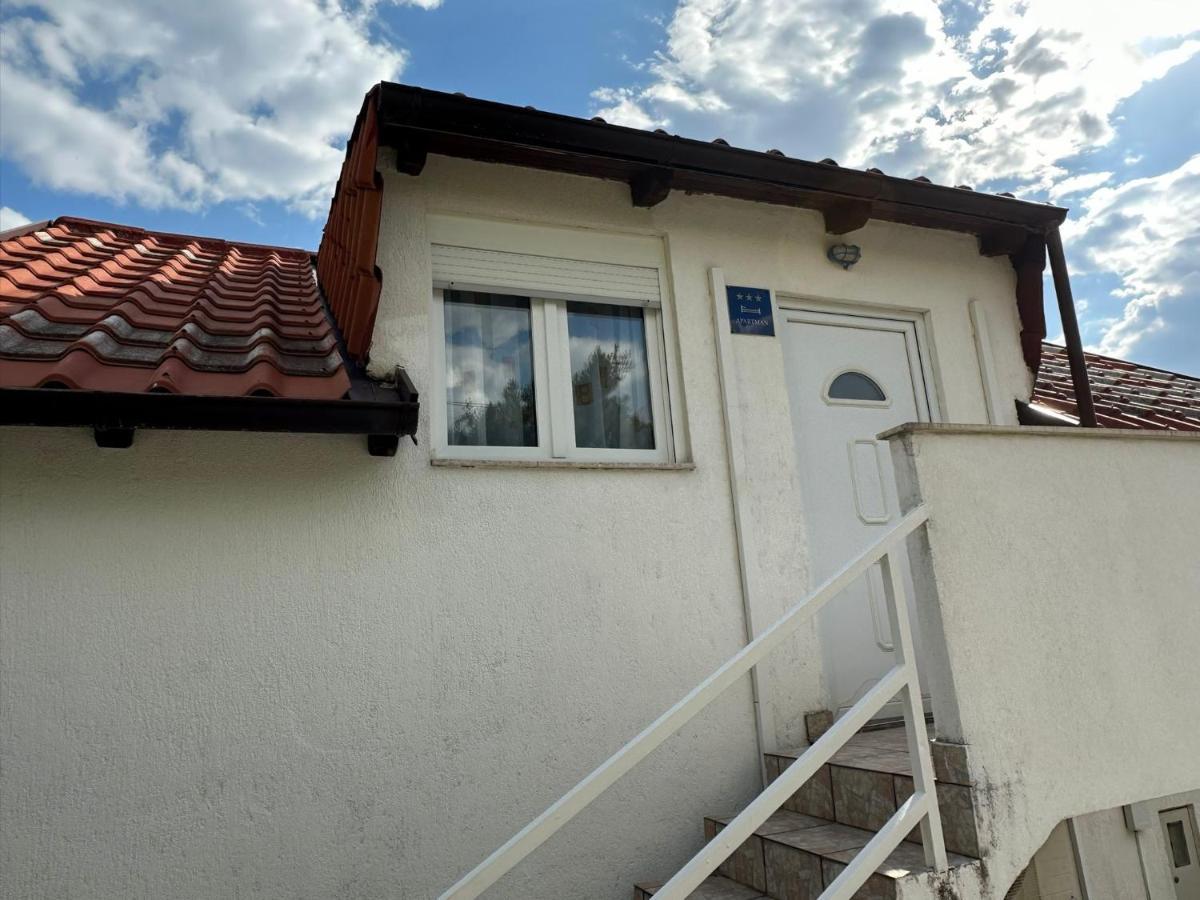 Apartmani Karlobag Bagian luar foto