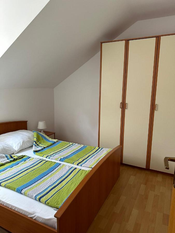 Apartmani Karlobag Bagian luar foto