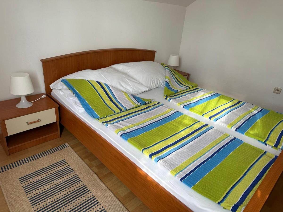 Apartmani Karlobag Bagian luar foto